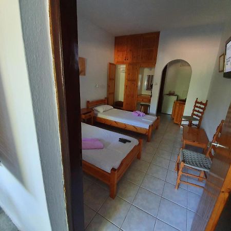 Dionisos Studios And Apts Skiathos Koukounaries Zewnętrze zdjęcie