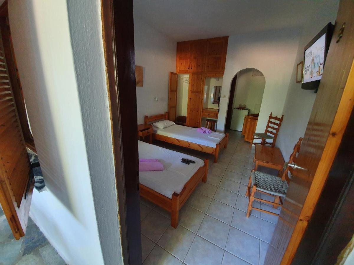 Dionisos Studios And Apts Skiathos Koukounaries Zewnętrze zdjęcie