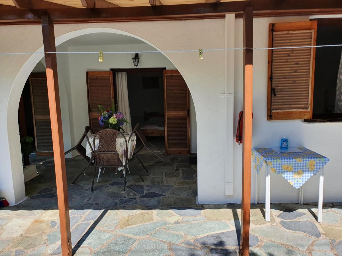 Dionisos Studios And Apts Skiathos Koukounaries Zewnętrze zdjęcie