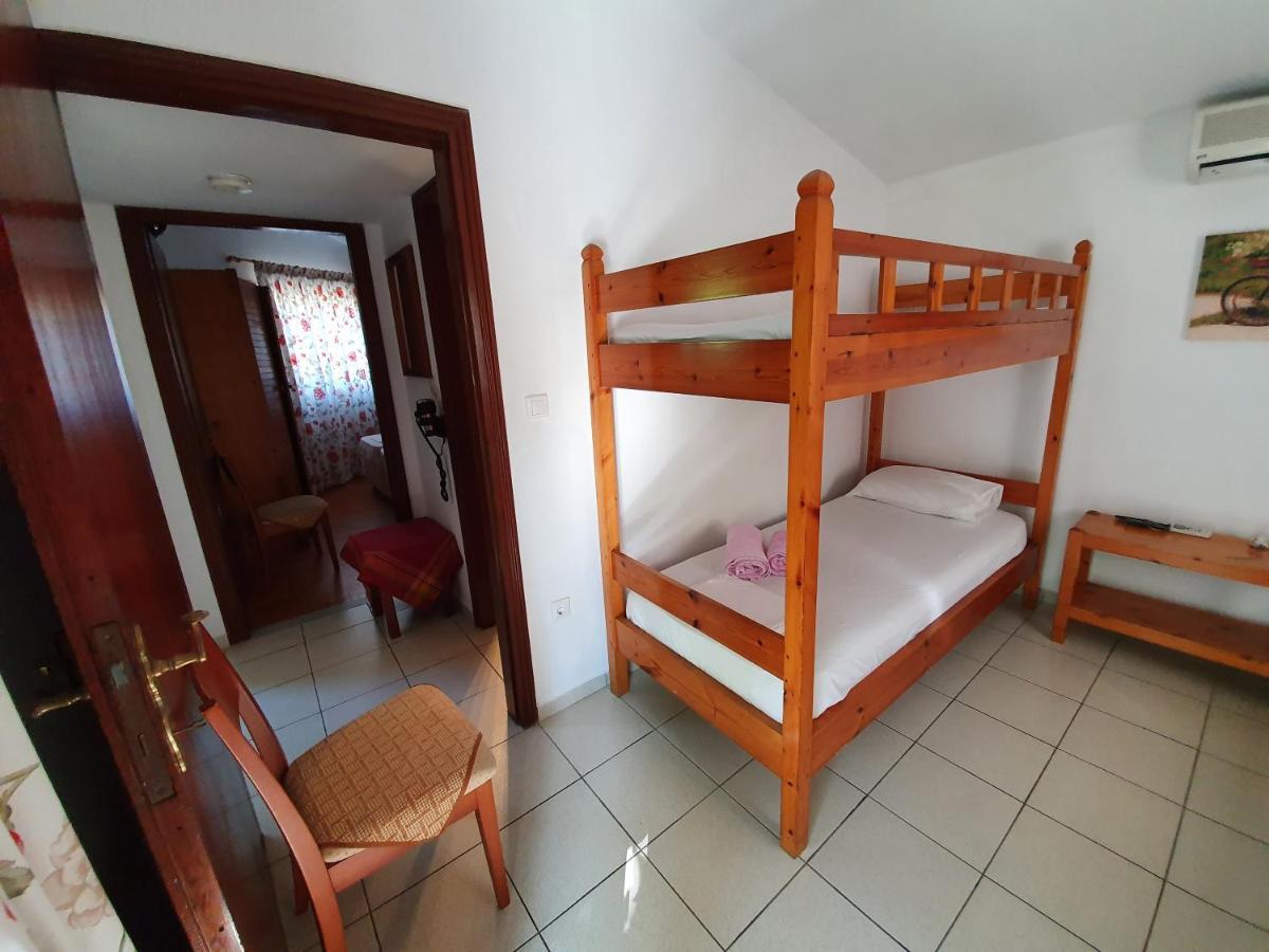 Dionisos Studios And Apts Skiathos Koukounaries Zewnętrze zdjęcie