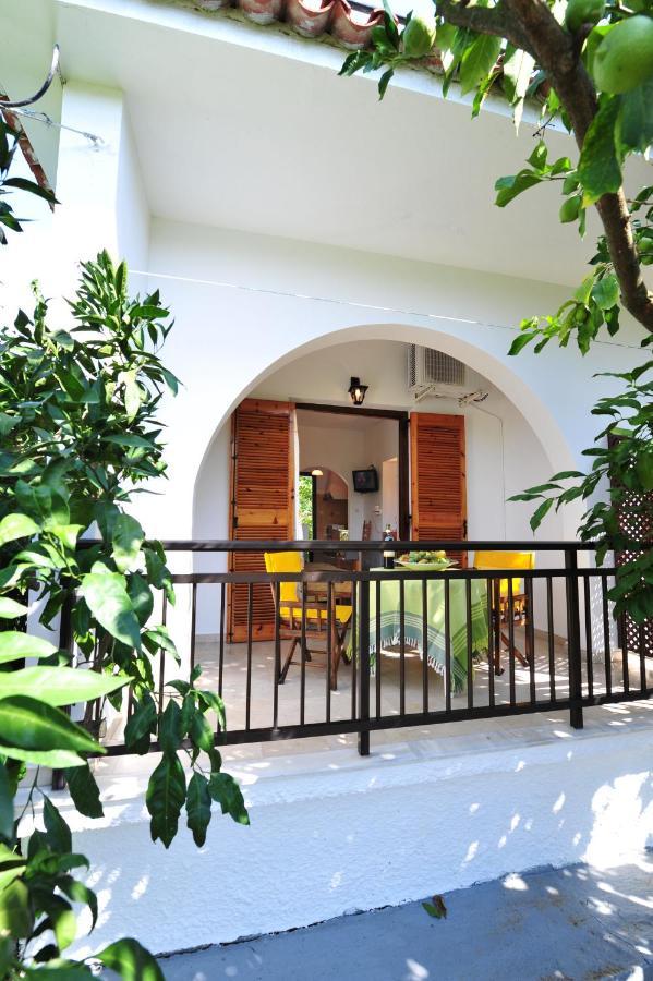 Dionisos Studios And Apts Skiathos Koukounaries Zewnętrze zdjęcie